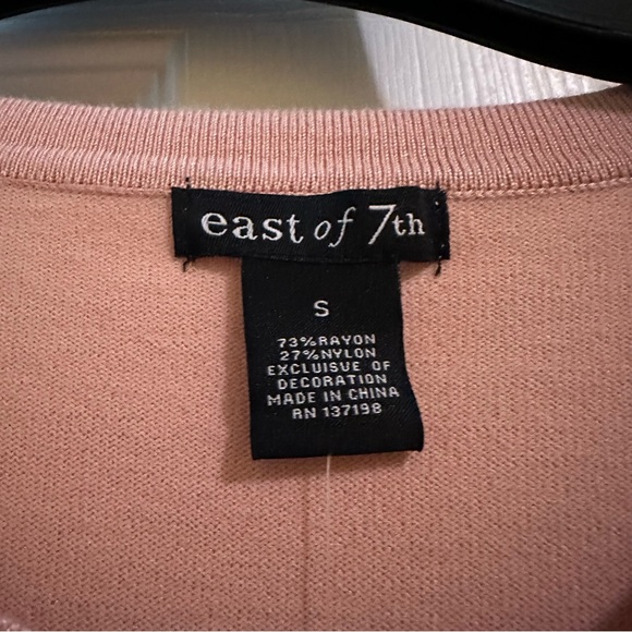 NWT Pink Pearl and Sparkle Cardigan Sweater Size Small. - Picture 4 of 6